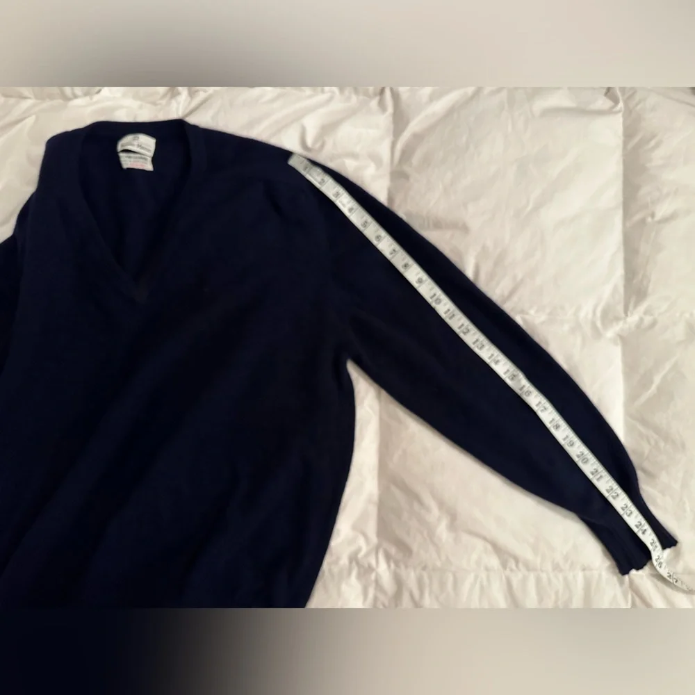 VTG CASHMERE MENS NEIMAN MARCUS PULLOVER V-NECK NAVY SWEATER - Picture 5 of 6